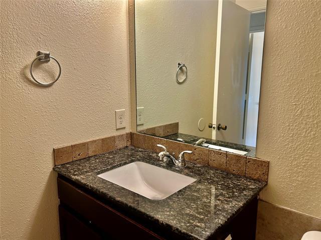 Building Photo - 2301 Lido Ln