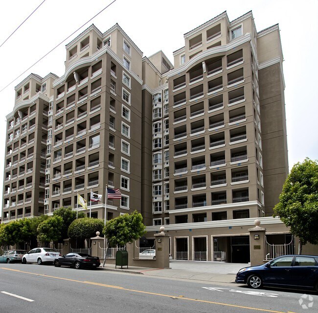 Building Photo - The Carlisle Condos