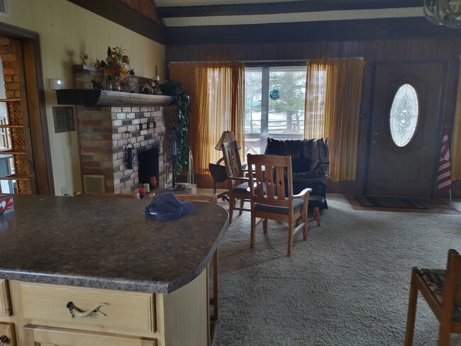 Building Photo - 20 Orcutt Dr