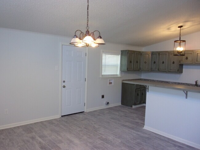 Building Photo - 1772 Hester Rd