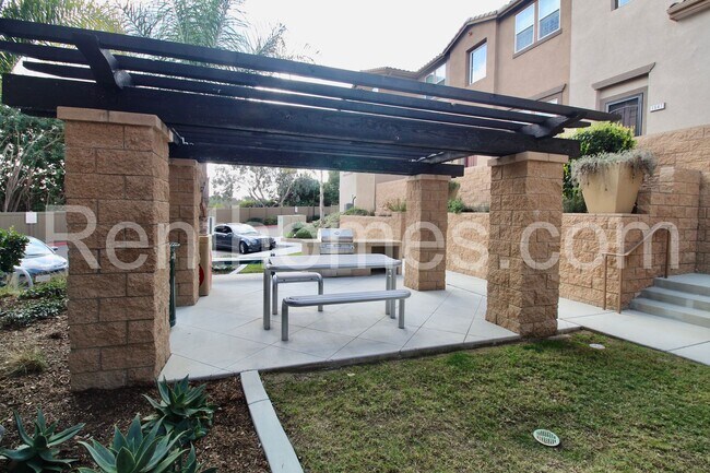 Building Photo - 1626 Waterlily Way