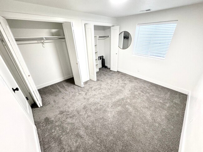 Building Photo - 2701 Sky View Dr