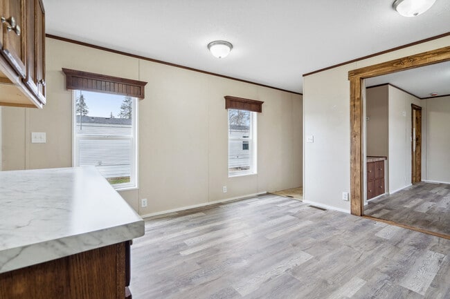 Building Photo - 111 S Cedar Dr