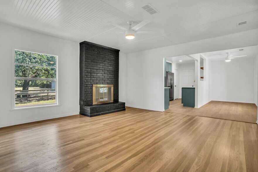 Building Photo - 1403 Harpole Rd E