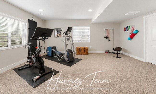 Building Photo - Beautiful 5 Bedroom Home in the Trails of Aspen Ridge