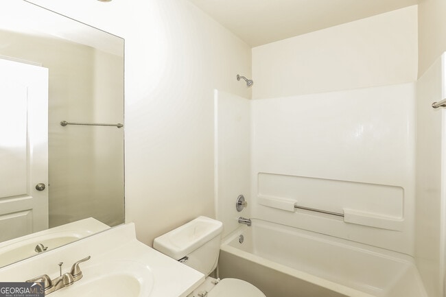 Building Photo - 1915 Portwest Way