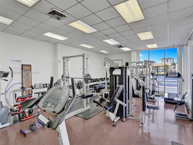 Building Photo - 1825 S Ocean Dr