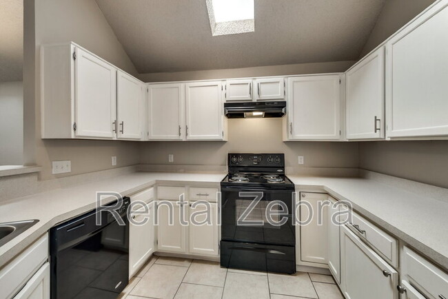 Building Photo - 4408 Sierra Dr
