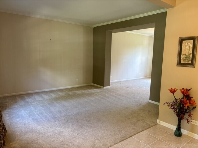 Building Photo - 624 Vista Dr