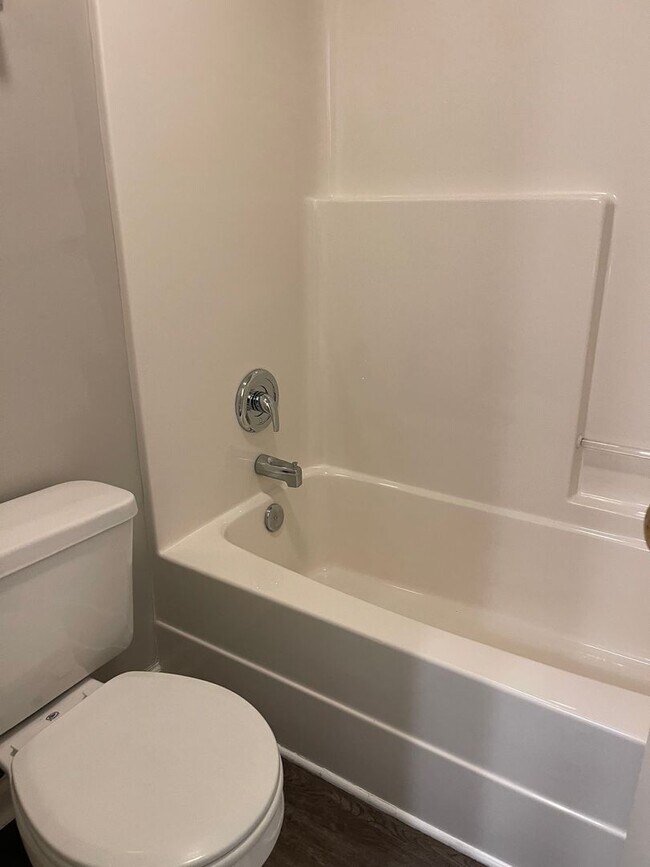 Building Photo - 3 Bed 2.5 Bath Nashville Opry Mills Area F...