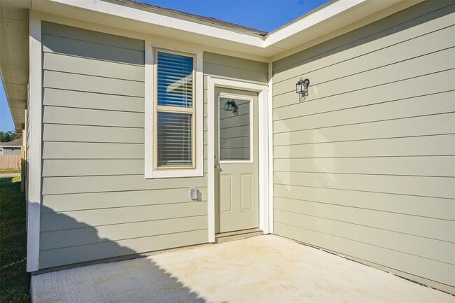 Building Photo - 826 Wembley Wood Wy
