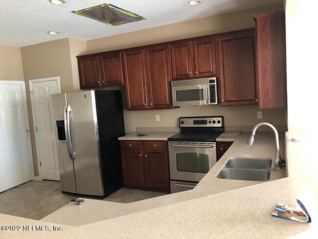 Building Photo - 6373 Autumn Berry Cir