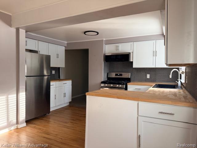 Building Photo - 2365 Rolandale St