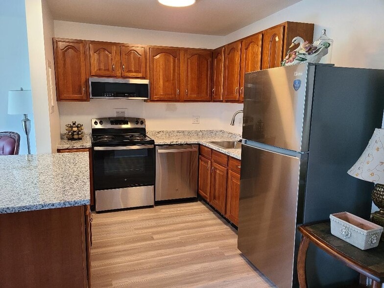 #1205 - 1800 Roundhill Rd