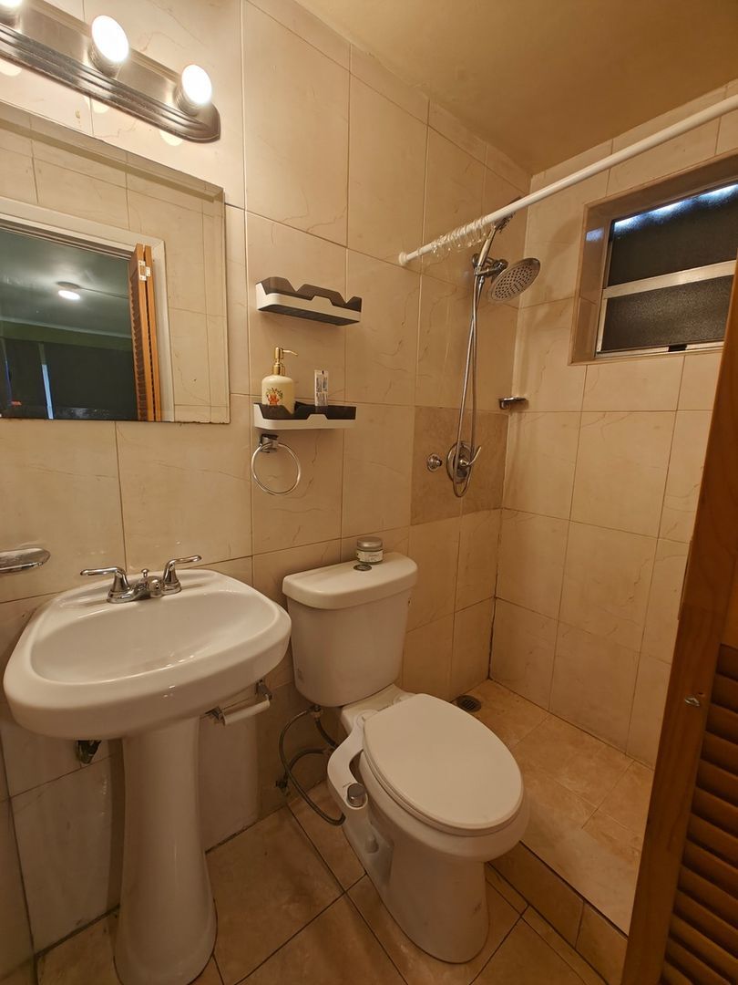 Building Photo - 76 NE 170th St