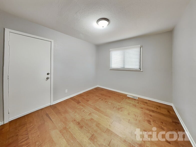 Building Photo - 900 Arizona St SE