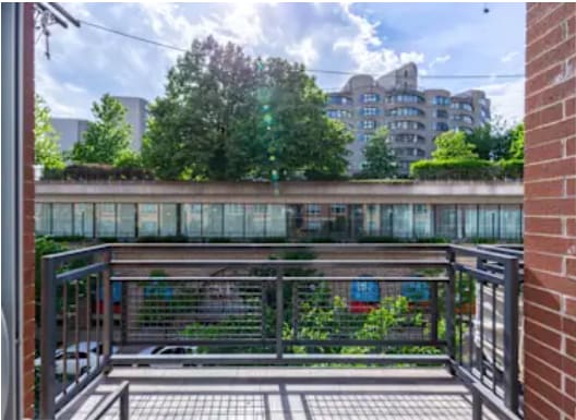 Building Photo - 835 S Wells St