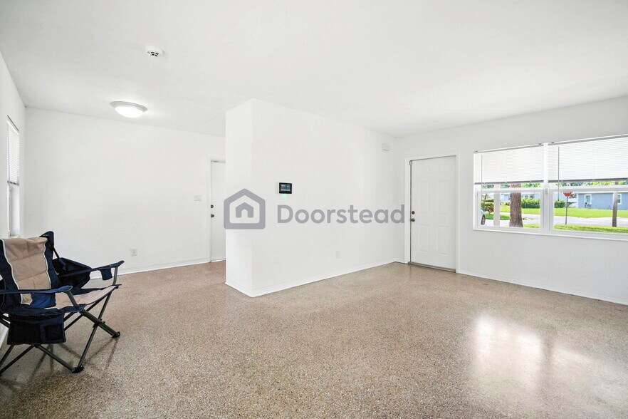 Building Photo - 4291 Porpoise Dr SE