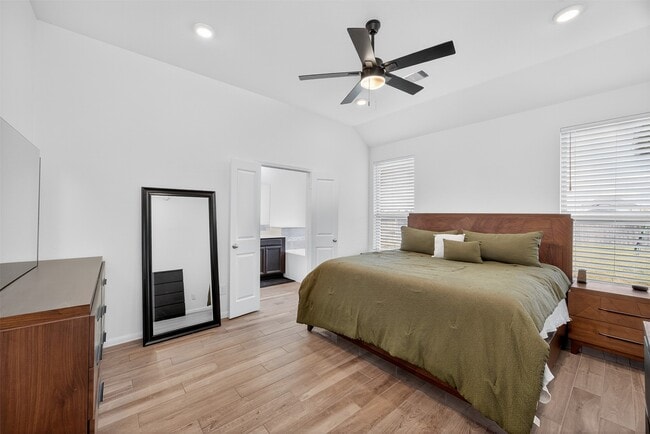 Building Photo - 18830 Shadowfax Trl