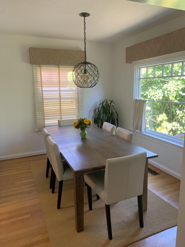 Building Photo - 531 Tamalpais Dr