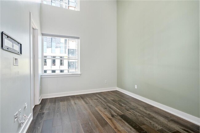 Building Photo - 775 Juniper St NE