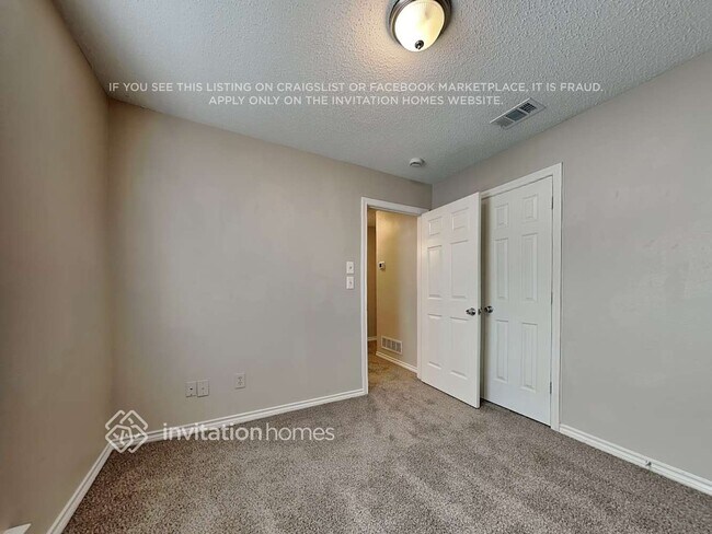 Building Photo - 804 E Aimee St