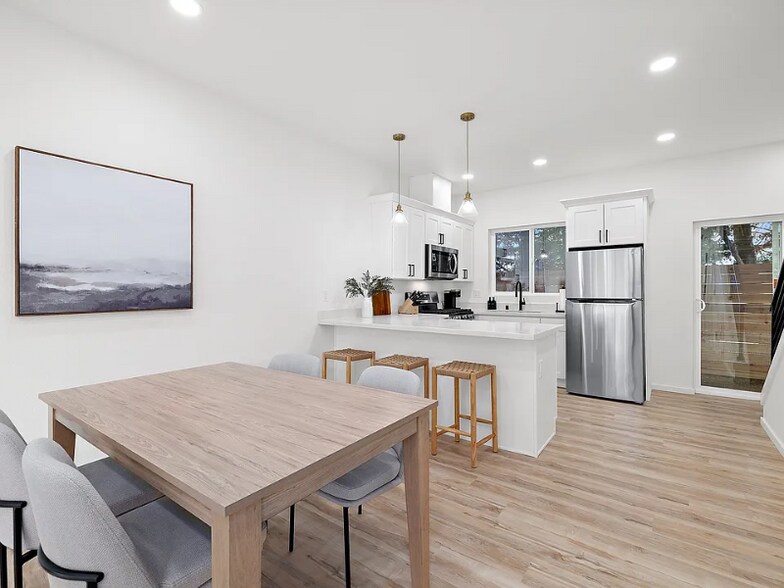 Building Photo - 6204 46th Ave S