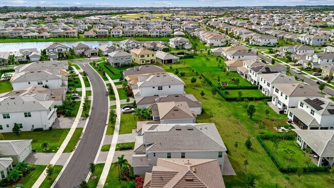 Building Photo - 14971 RedCove Pl