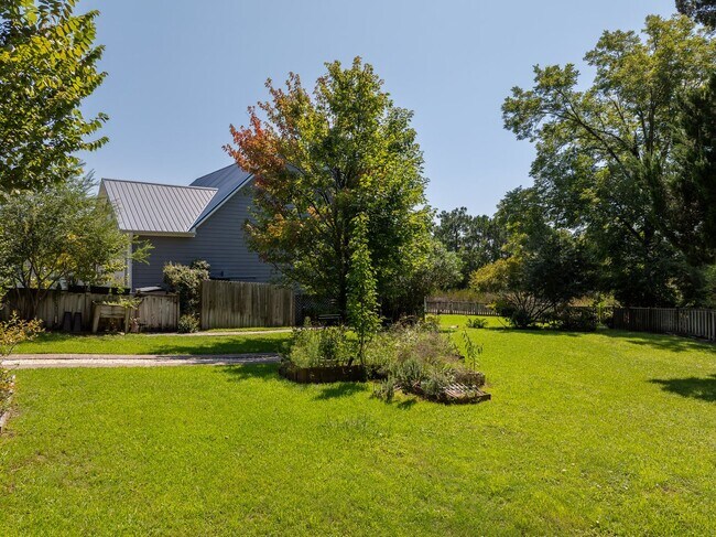 Building Photo - 645 Riva Ridge Rd