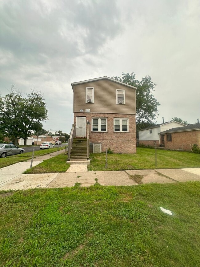 Primary Photo - 1201 W 110th Pl