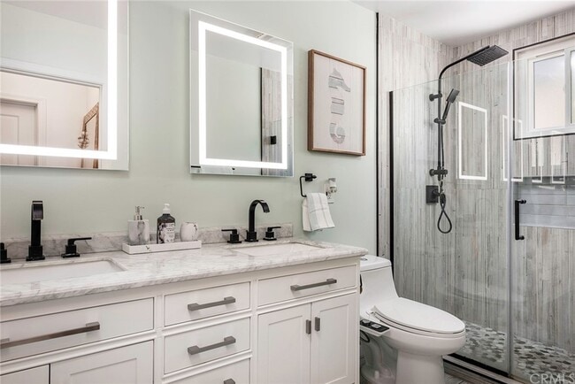 Building Photo - 5635 Pimenta Ave