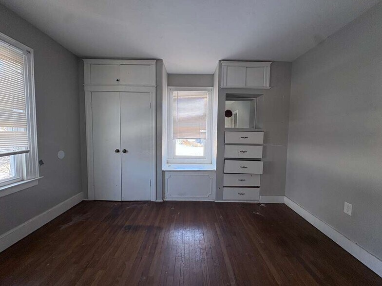 Building Photo - 240 Fountain St