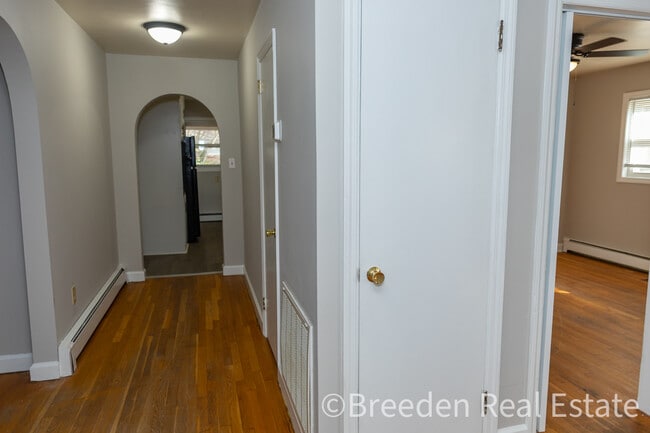 Building Photo - 300 Oakland Ave