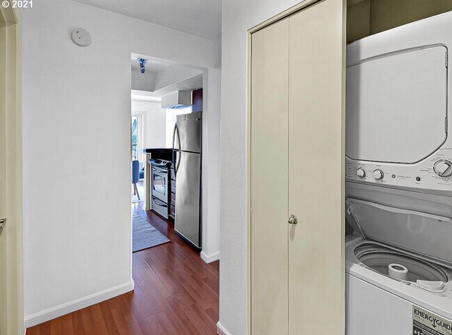 Building Photo - 6600 SE Division St