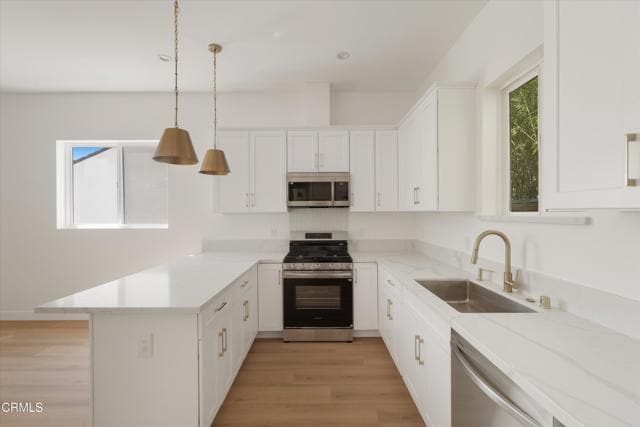 Building Photo - 10558 Encino Ave