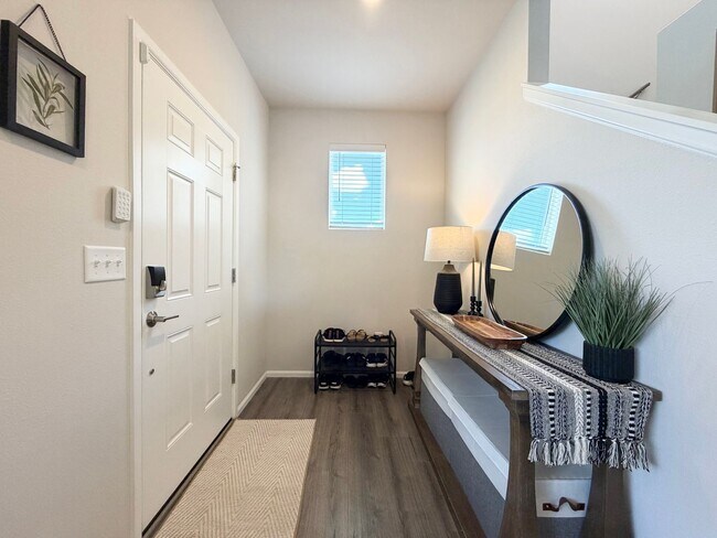 Building Photo - Stunning 2024 Bonney Lake/Tehaleh Home