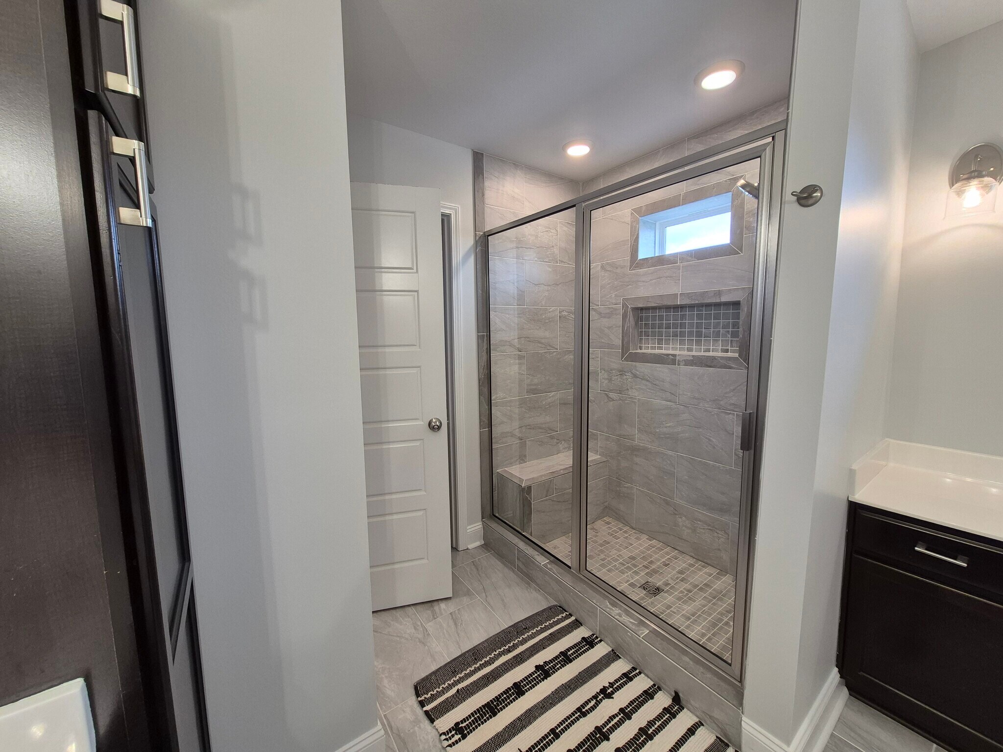 Master Bathroom - 207 King Rd