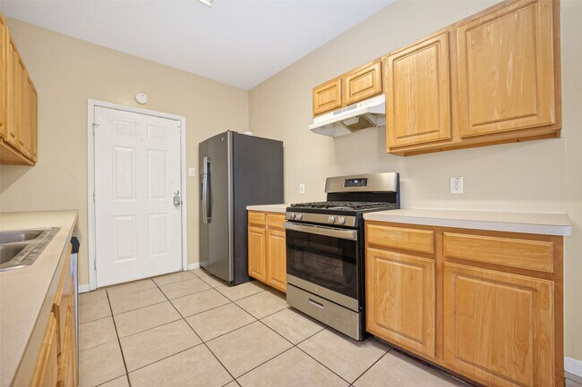 Building Photo - 15515 Waldron Cir