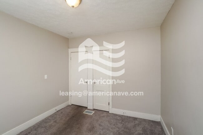 Building Photo - 656 S 42nd St