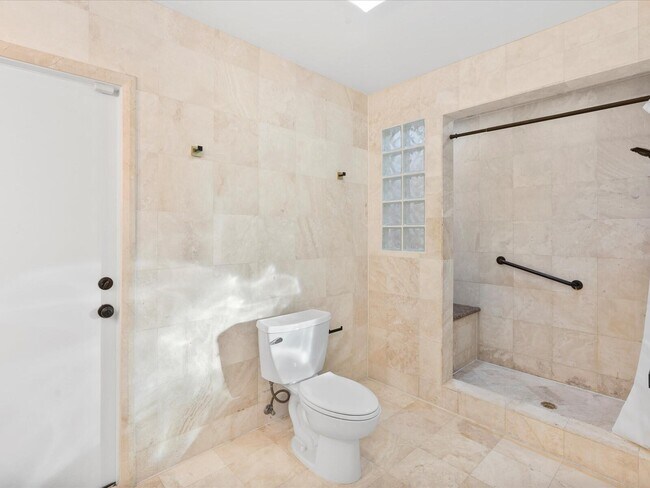 Building Photo - 5191 Sarazen Dr
