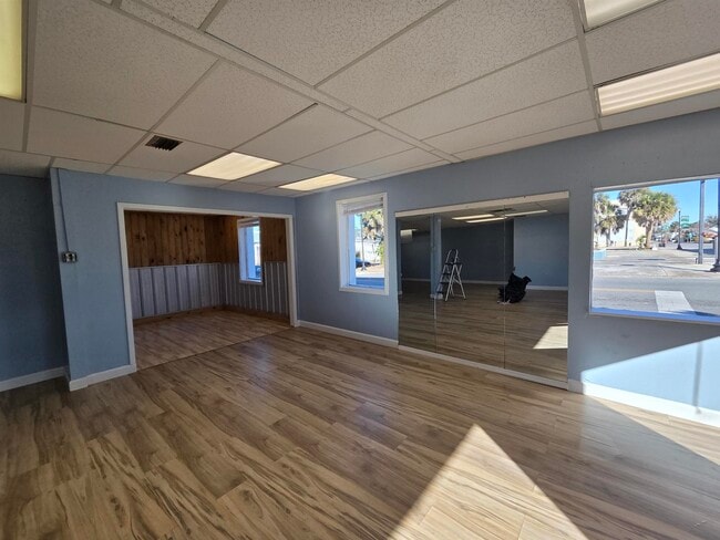 Building Photo - 131 N Jefferson St