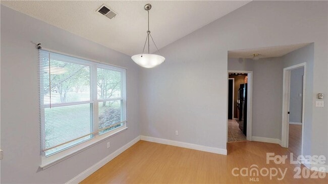 Building Photo - 13906 Glendevon Ct