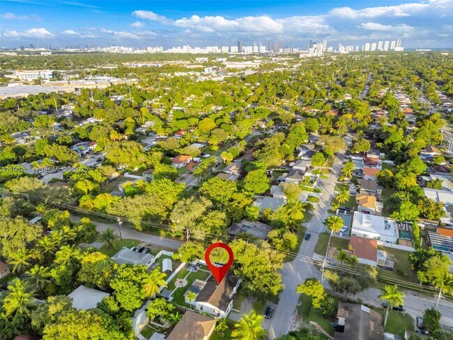 Building Photo - 695 NE 160th St