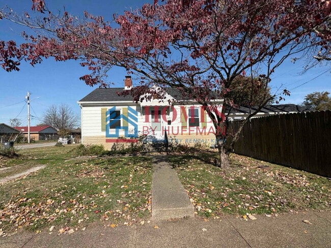Building Photo - Three Bedroom House | Fenced Yard | Norths...