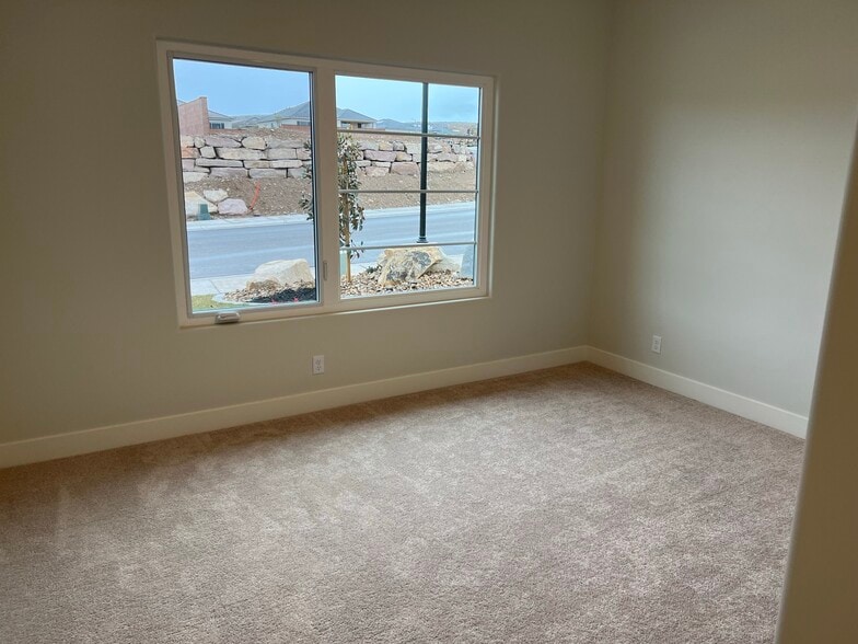 Building Photo - 2744 W Columbo Ln