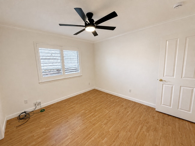 Building Photo - 8036 Glenbar Way