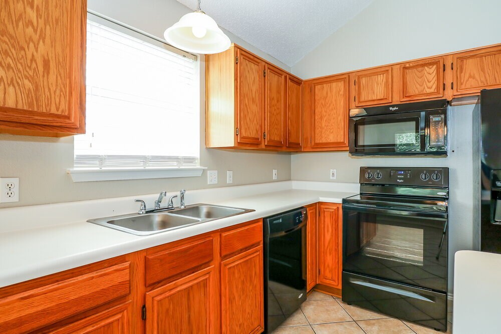 Building Photo - 2824 Bent Brook Dr