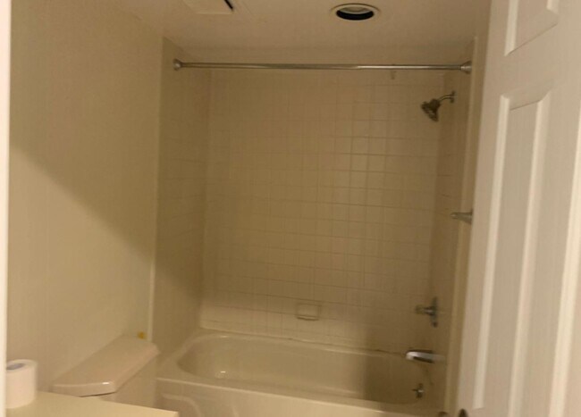 Building Photo - 75 Quartz Ln