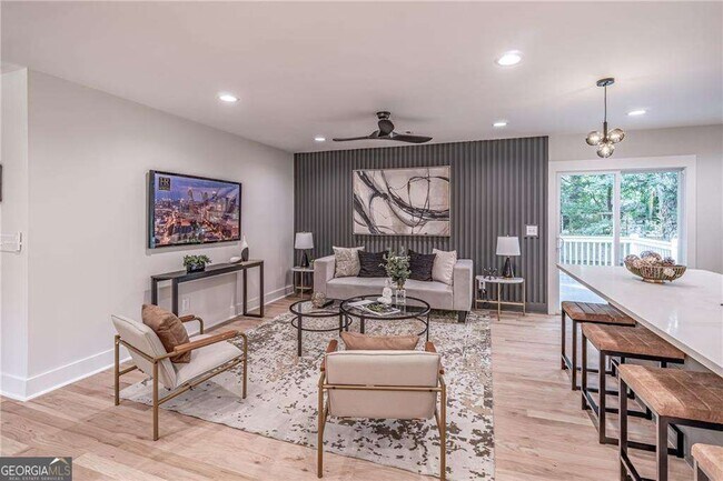 Building Photo - 605 Blake Ave SE