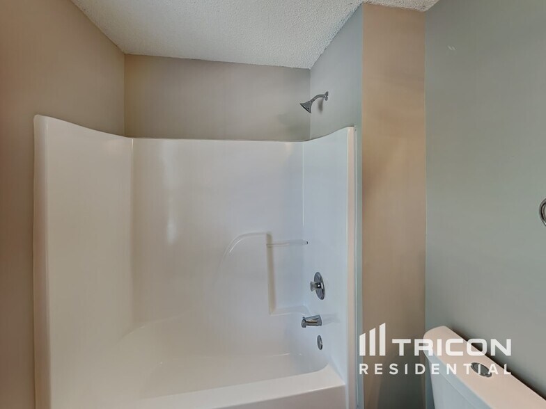 Building Photo - 10827 Azure Valley Pl